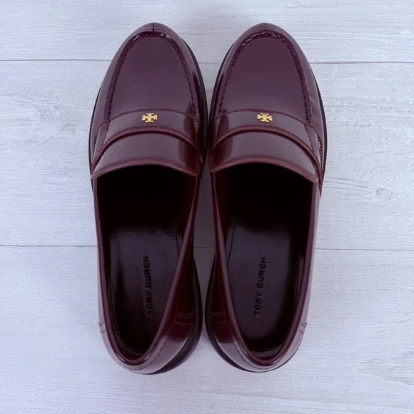 Tory Burch Classic Lug Sole Loafers Size‎ 8.5 Plum Burgundy Leather Academia NEW